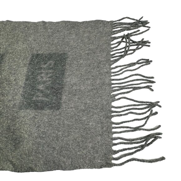 LOUIS VUITTON Gray Cashmere Logo Unisex Scarf Made in Scotland - Picture 4 of 10